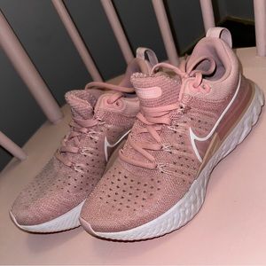 Women’s Nike React Infinity Flyknit, size 6